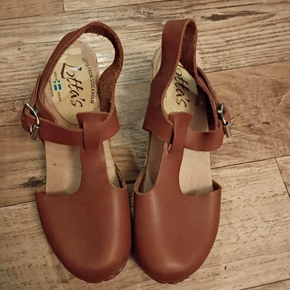 Lotta' Swedish T Strap Clogs Size 37
